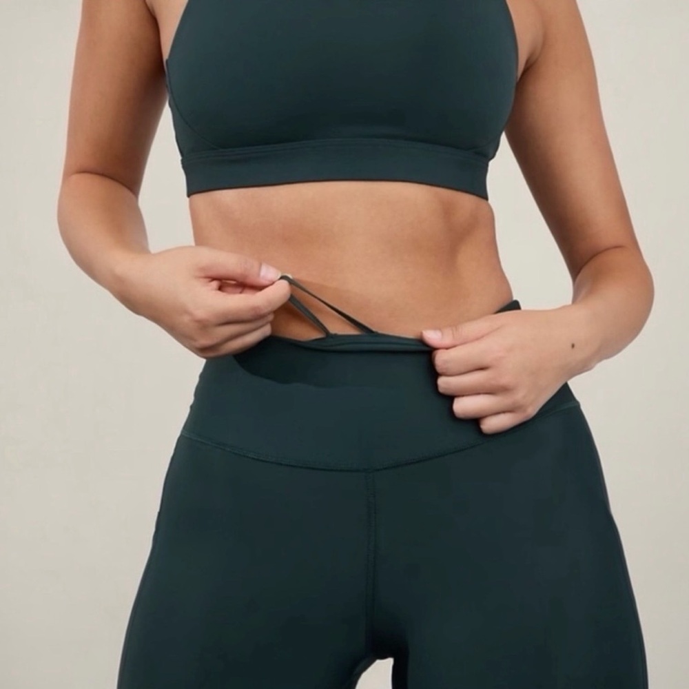 Athleta NWT Interval Stash High Rise 7/8 Legging Size M Cypress - Picture 3 of 6